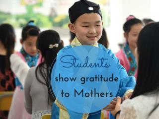 Students show gratitude to mothers
