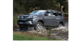 Toyota Fortuner vs Ford Endeavour