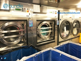 Real-time commercial laundry systems