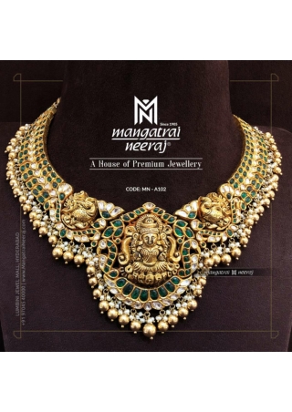 Kundan Necklace with Emeralds and Uncut Diamonds
