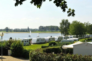 Succes Holidayparcs - Vakantiepark aan het water