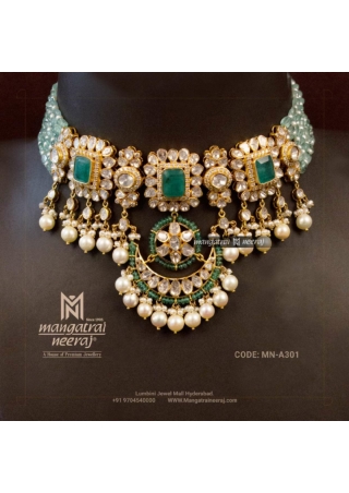 Beads choker with polki pendant