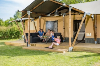 Camping met indoor speeltuin