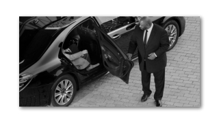 Explore Your Destination With Our Executive Town Car Services In Denver
