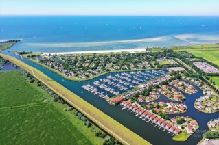 Chalet Friesland aan het water