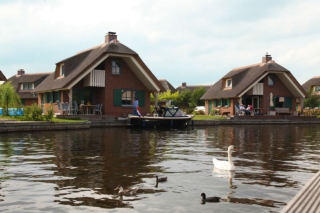 Vakantiehuisje aan het water