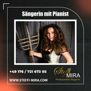 Sängerin mit Pianist - Steffi Mira