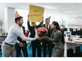 5 Incredible Colleague Gifts to Build a Deep Connection