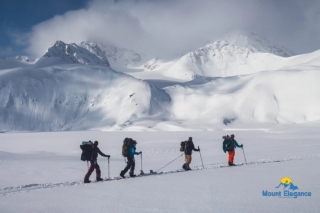 Mount Elegance - EBC trek