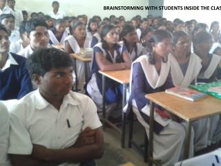 BRAINSTORMING WITH STUDENTS INSIDE THE CLASSROOM
