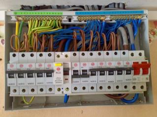 Pennington's Electrician - Electrician Services Guildford