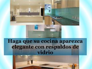 Haga que su cocina aparezca elegante con respaldos de vidrio