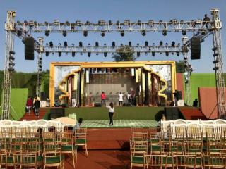 For Live Bollywood Love Songs at the Wedding, Opt for Dhwani.
