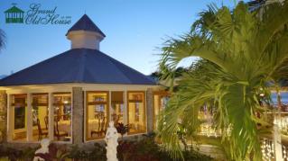 Host Your Special Event at a Beautiful Waterfront Restaurant in Cayman