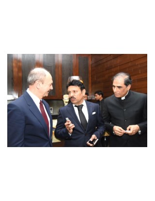 Mr. Avinash Bhosale Of ABIL Group with CEO of Versace Mr. Ferraris & Mr. Hafeez Contractor at launch of ABIL Mansion in