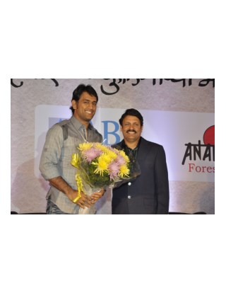 Mr. Avinash Bhosale of ABIL Group With Indian Cricket Team Captain MS Dhoni